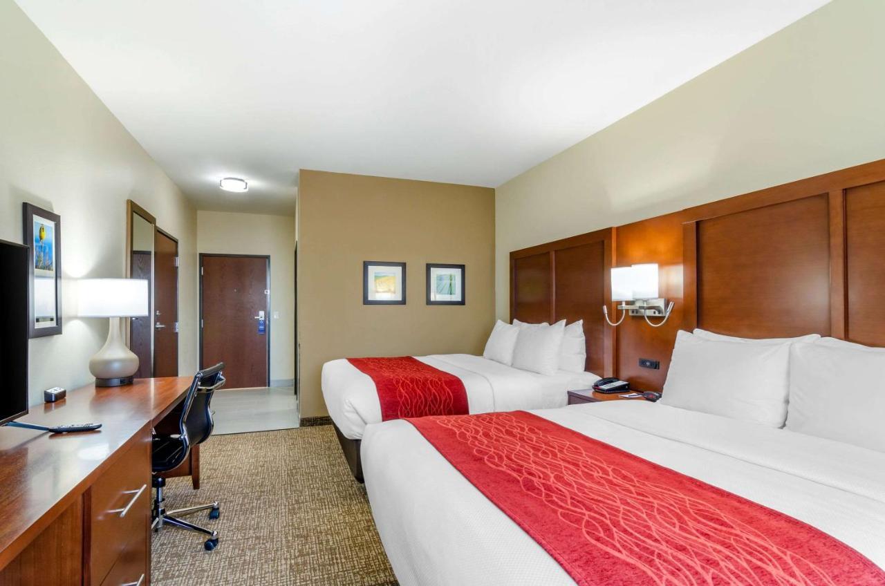 Comfort Inn & Suites Salina North Exterior foto