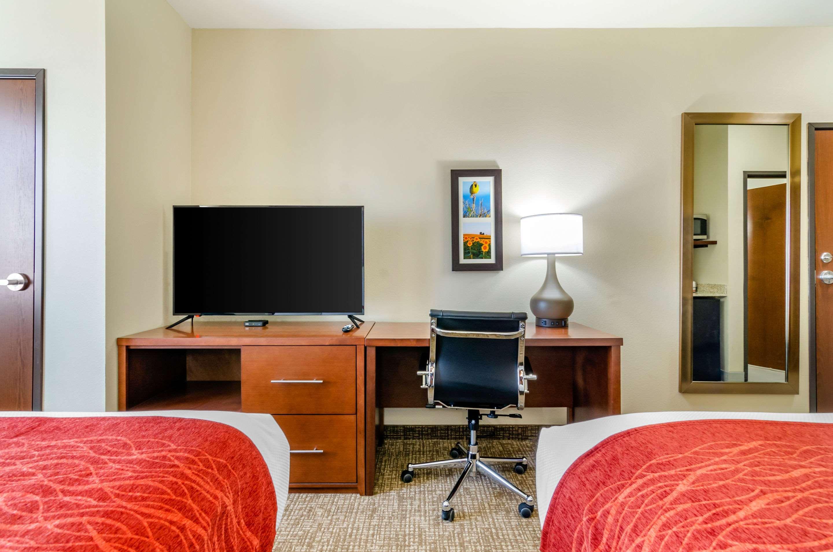 Comfort Inn & Suites Salina North Exterior foto