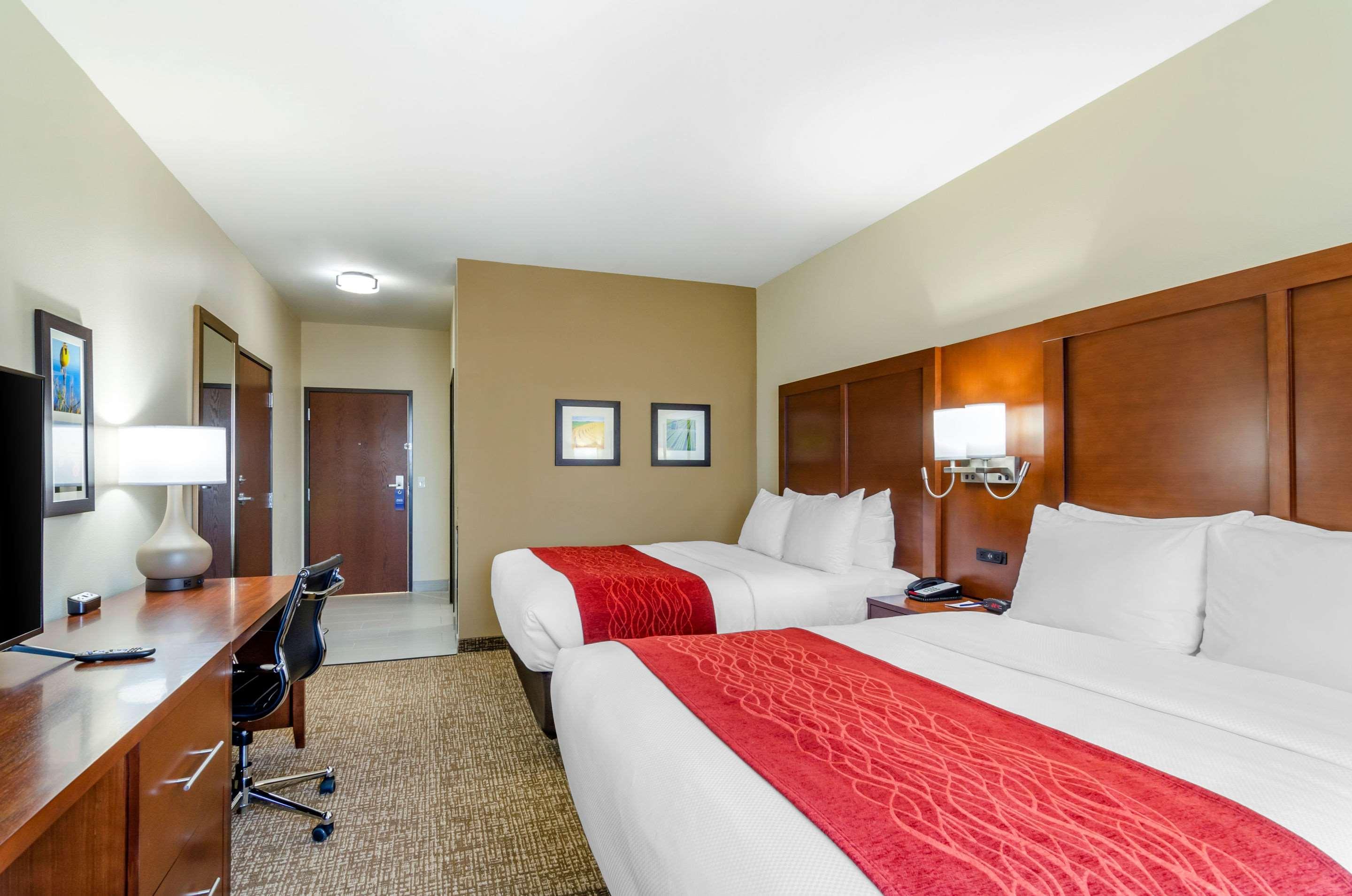 Comfort Inn & Suites Salina North Exterior foto