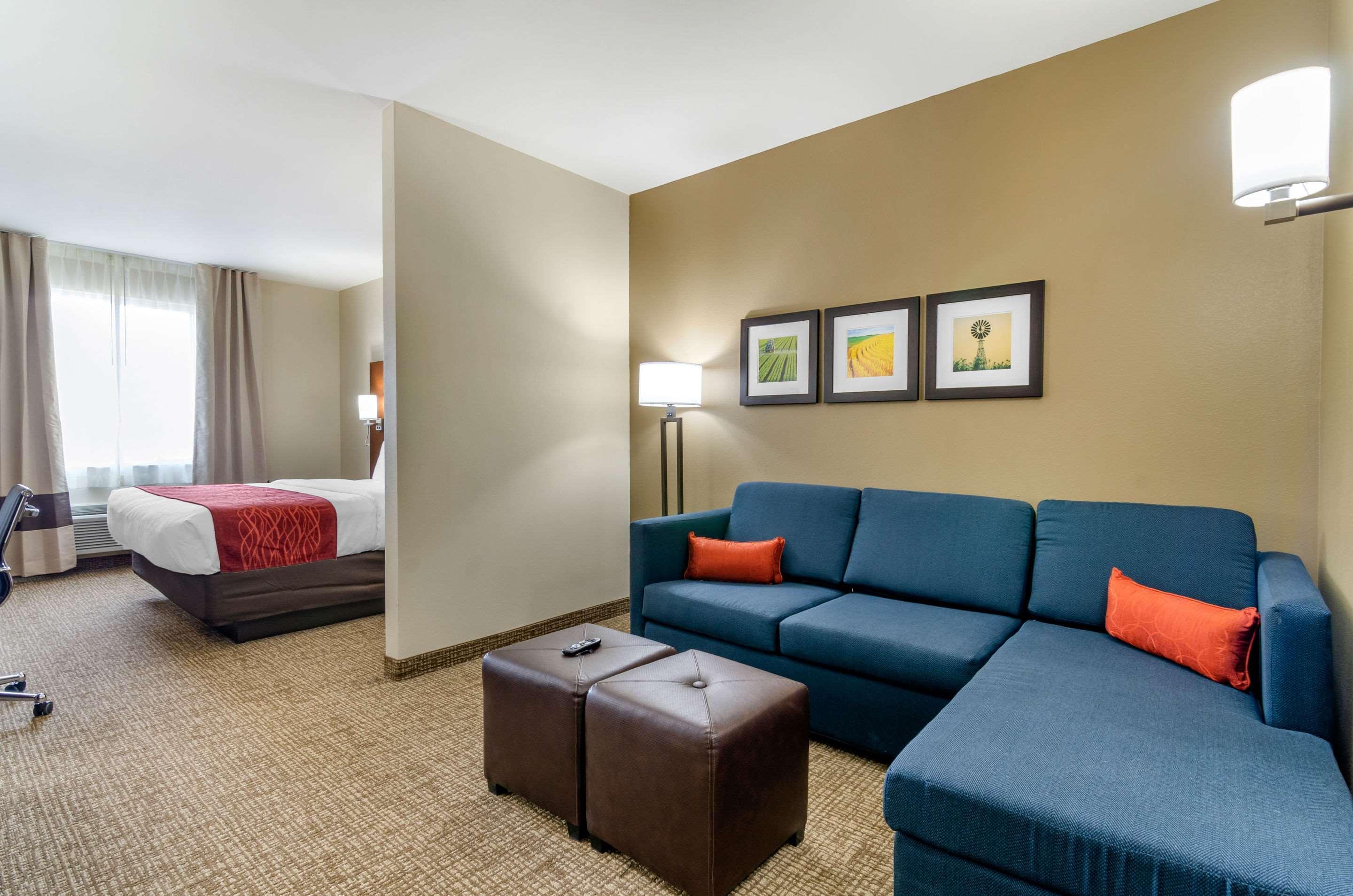 Comfort Inn & Suites Salina North Exterior foto